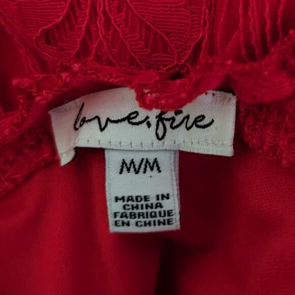 LOVE, FIRE Red Cold Shoulder Lace Ruffle Spaghetti Strap Short Sleeve Top M - Picture 4 of 6